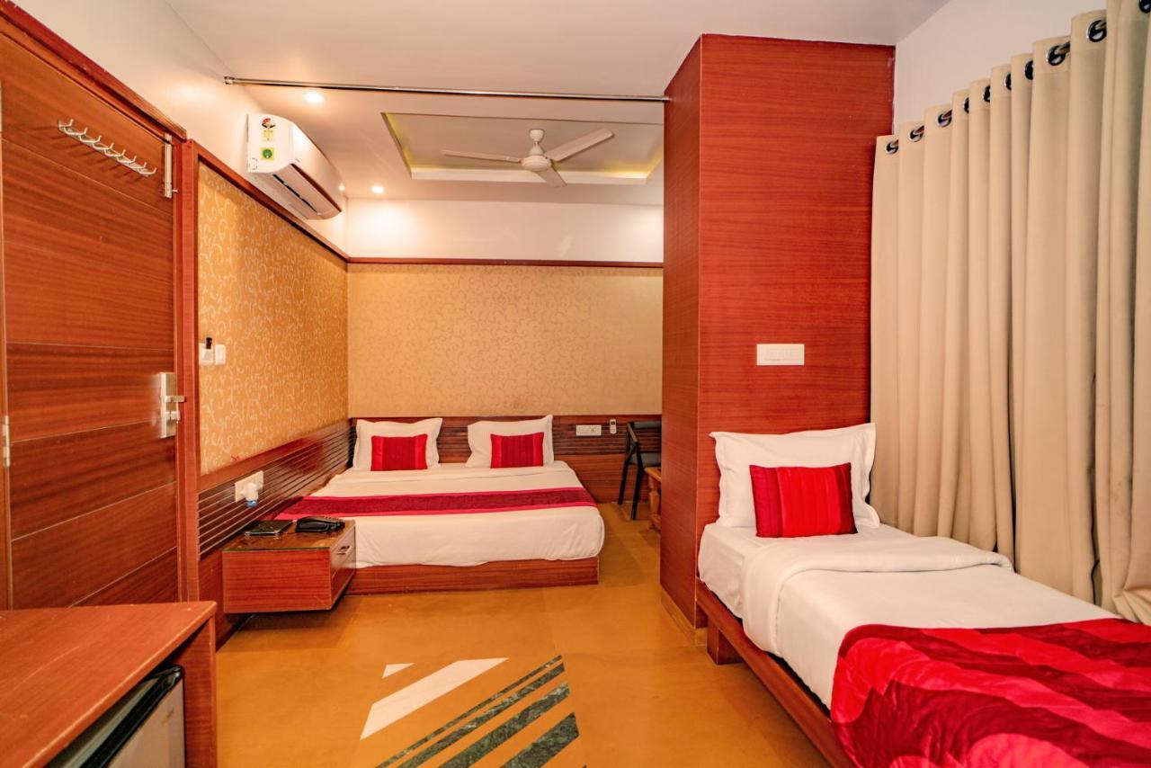 Uddhav Vilas A Family Hotel Udaipur Exterior photo