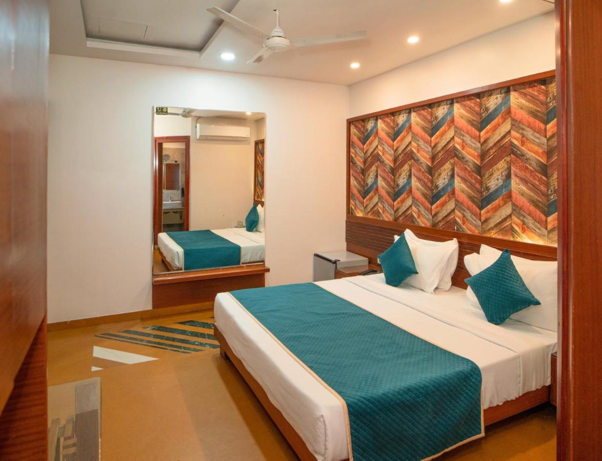Uddhav Vilas A Family Hotel Udaipur Exterior photo