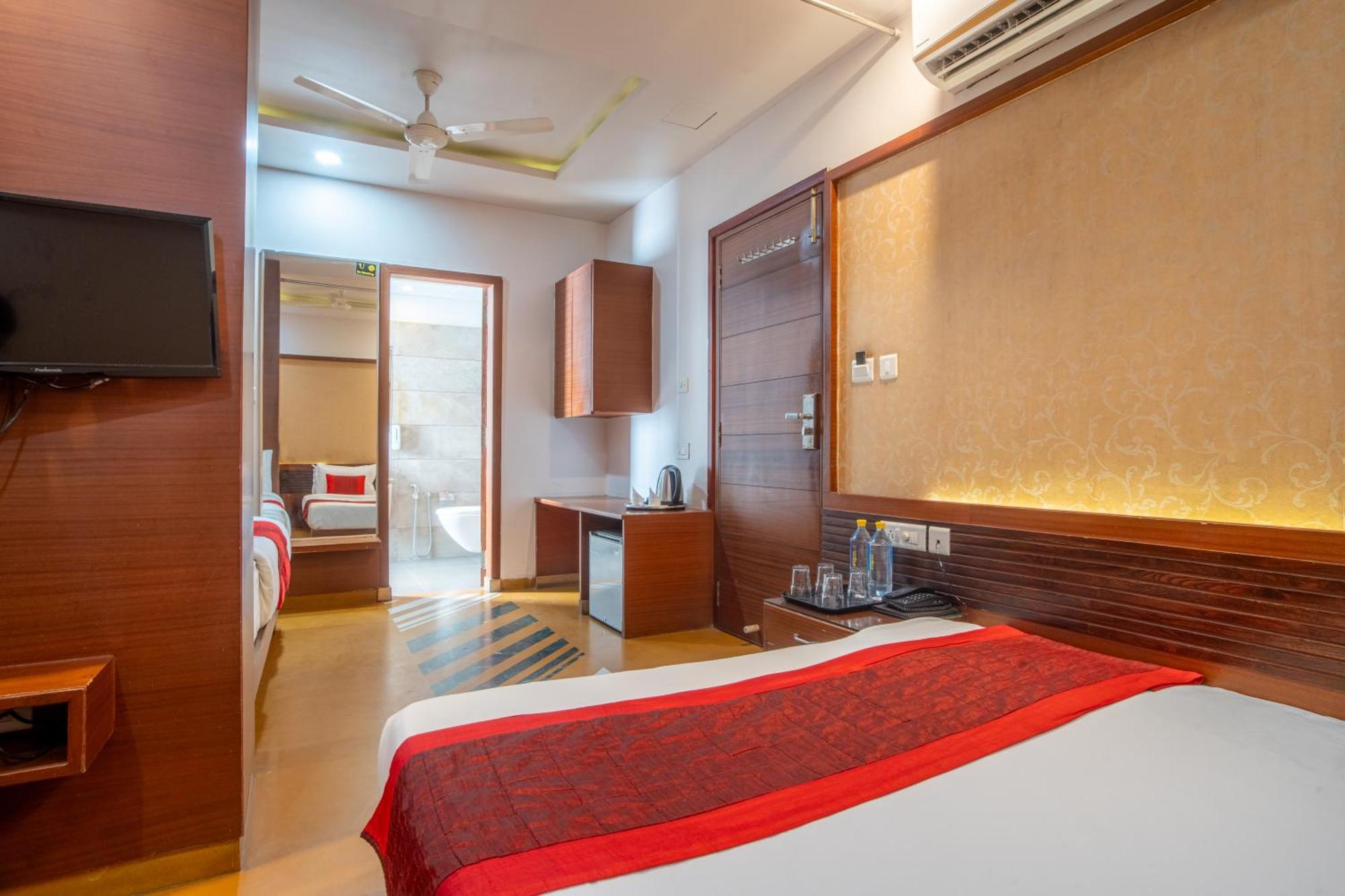 Uddhav Vilas A Family Hotel Udaipur Exterior photo