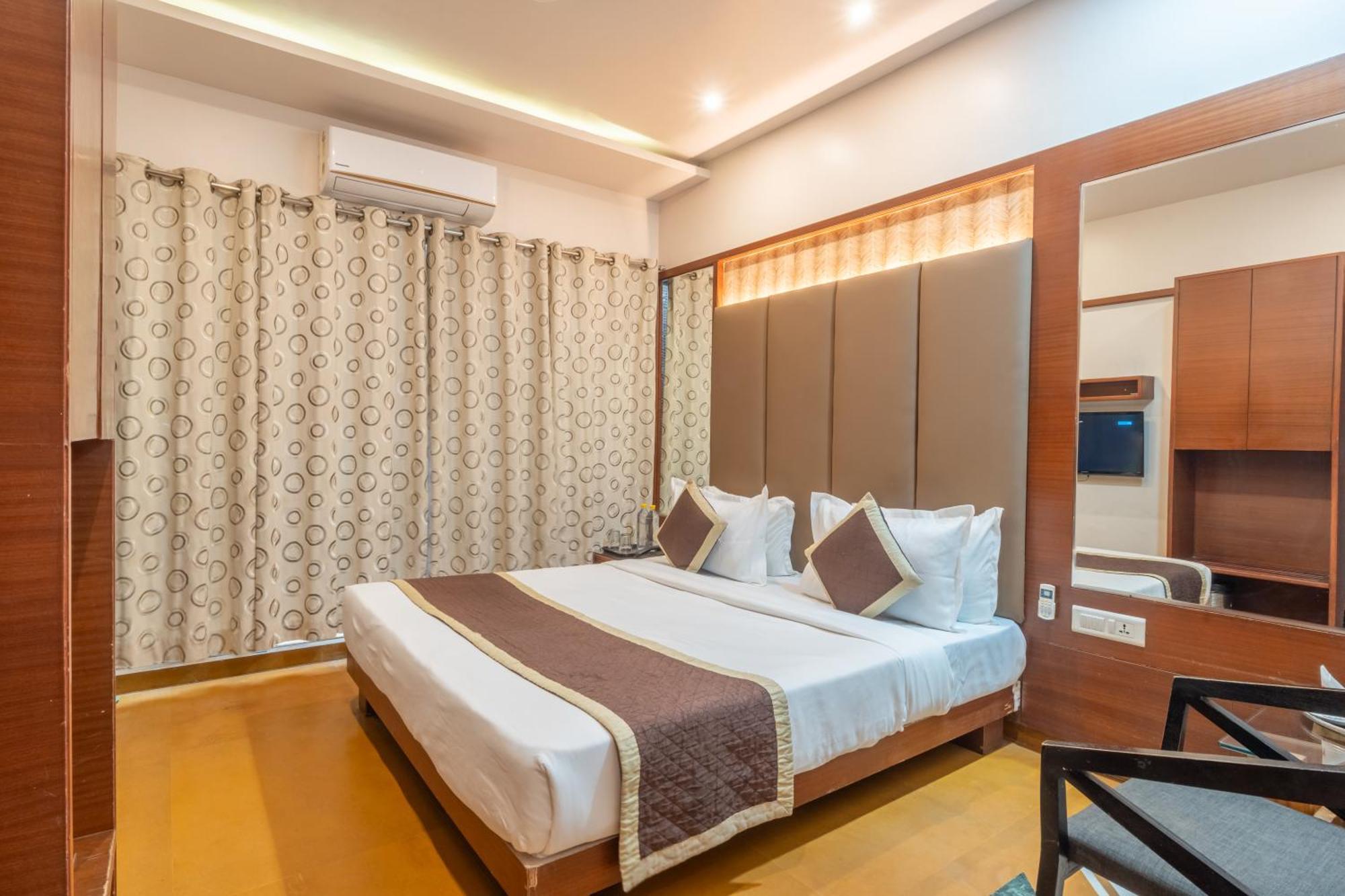 Uddhav Vilas A Family Hotel Udaipur Exterior photo